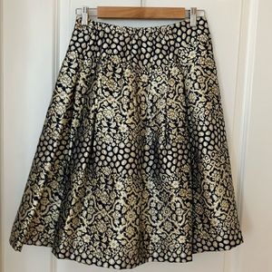 Up for adoption: Gorgeous Carolina Herrera skirt 🥳